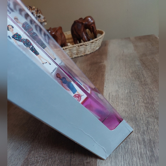 Barbie Doll 35th Anniversary Brunette Special Edition 1993 #11782 - Picture 9 of 11